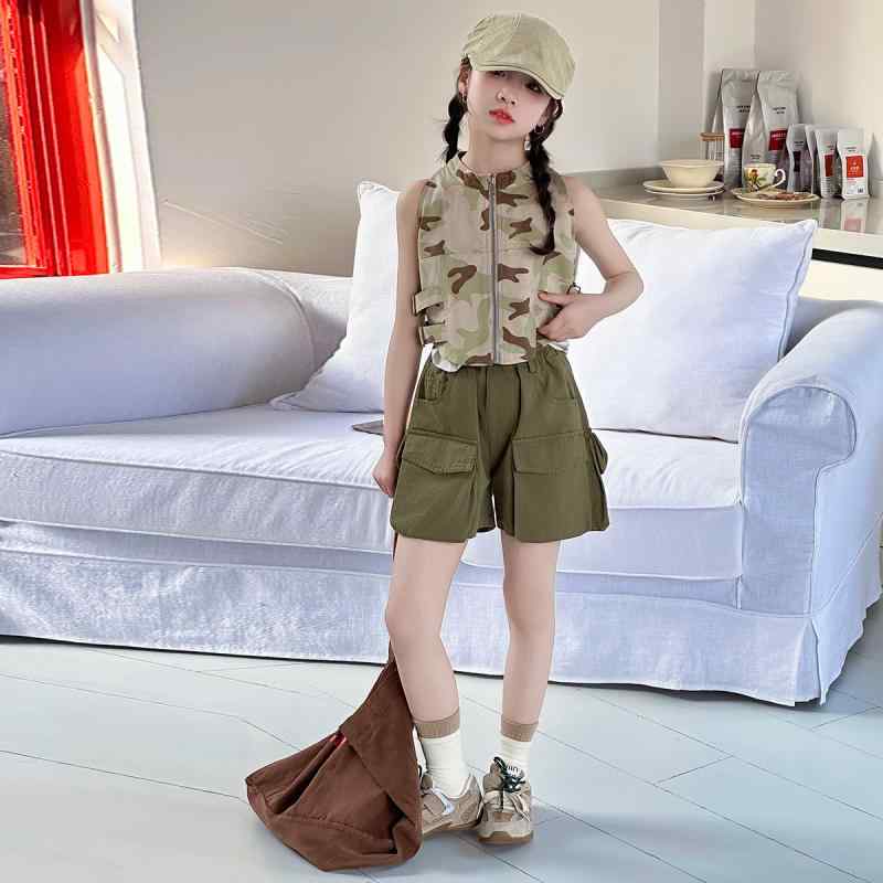 セットアップ キッズ 女の子 夏服 迷彩柄 ノースリーブベスト ショートパンツ ワークウェア風 おしゃれ 上下セット 薄手 柔らかい 丈夫 綿素材 中大童