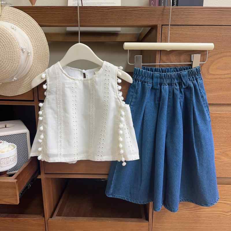 セットアップ 女の子 キッズ 夏物 韓国風 薄手 柔らか コットン おしゃれ かわいい ノースリーブ シャツ デニム 七分丈 ワイドパンツ カジュアル 普段着 2点セット