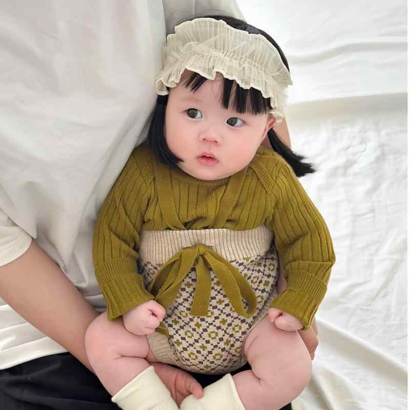 ベビー 女の子 韓国風 おしゃれ ニット 長袖 レーヨン やわらか 肌触り 快適 サロペット セットアップ 2点セット 春夏秋 お出かけ