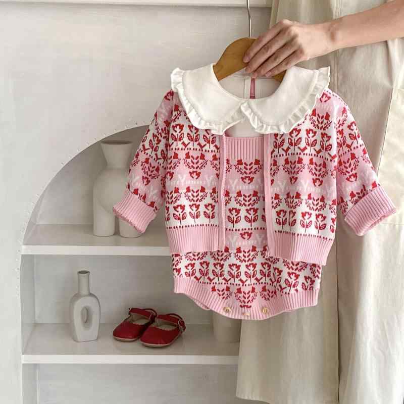 ベビー服 女の子 綿100% 肌に優しい 花柄ジャカード ニットセーター 長袖カーディガン 前開き サロペットロンパース 上下セット ベビーピンク 春秋 新生児 幼児 お出かけ 普段着 出産祝い