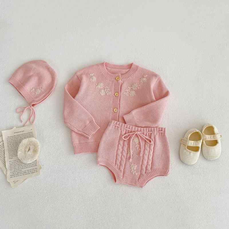 ベビー服 女の子用 春秋物 フード付き 花柄 手刺繍 ニット 綿100% セットアップ 長袖トップス パンツ 帽子 3点セット ピンク 普段着 お出かけ 80 90 100cm