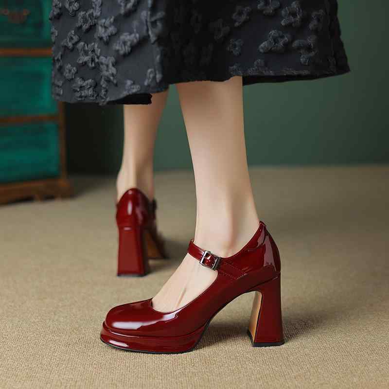 パンプス レディース 大きいサイズ ポインテッドトゥ 浅口 太ヒール ハイヒール メリージェーン 牛革 豚革 ゴム底 バックルストラップ 韓国風 日常使い 通勤 オフィス|モズラボ