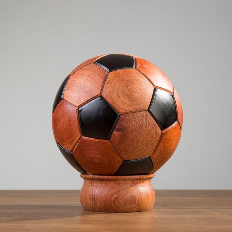 置物 木製 無垢材 手作り おしゃれ クリエイティブ サッカー フットボール 卓上 オブジェ インテリア サッカーファン ギフト プレゼント 誕生日 記念品 リビング 書斎 オフィス モダン シンプル