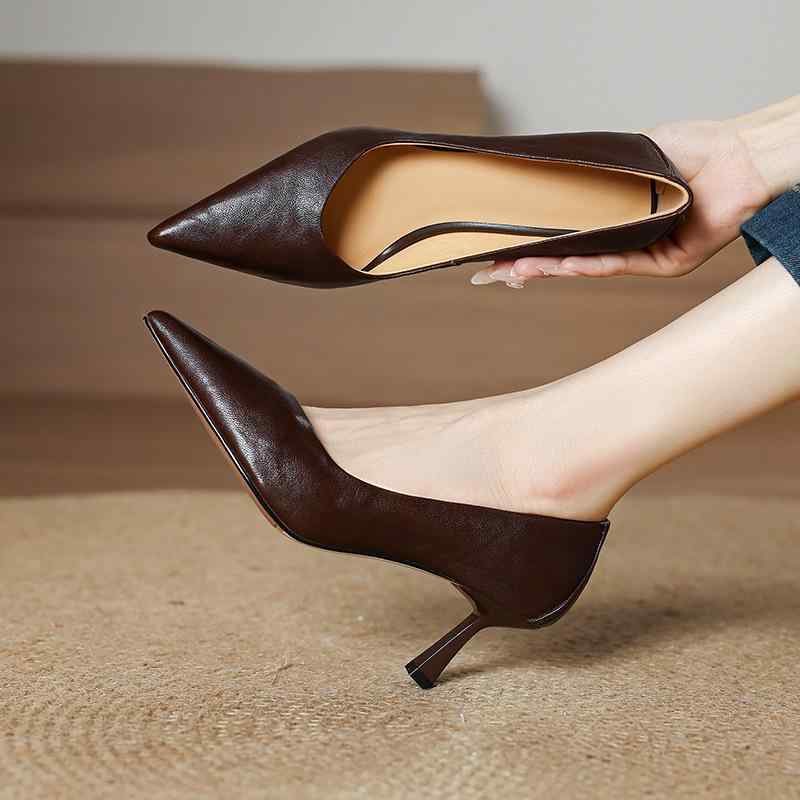 パンプス レディース 快適な履き心地 ポインテッドトゥ 6-8cmヒール 細ヒール ブラック 通勤 オフィス フレンチスタイル 上品 本革 羊革 豚革インソール 浅履き