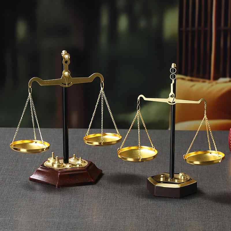 オブジェ レトロ アンティーク 特殊 竿秤型 飾りつけ 金属元素製 芸術品 部屋の入り口 リビング 事務室 卓上 室内装飾 飾りつけ 古典派音楽 ヴィンテージ バス発着場用 かざり付ける品