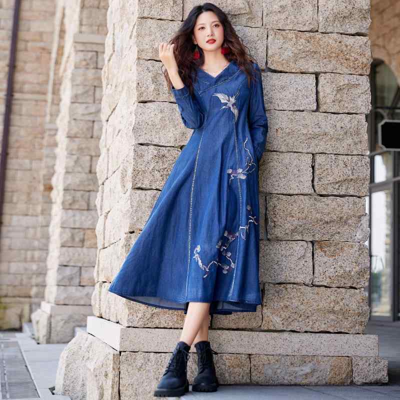 ワンピース レディース デニム Vネック 長袖 ゆったり 体型カバー Aライン ロング丈 レトロ 凝った刺・墸 デザイン性 ミドルウエスト ポケット付き 上品 カジュアル 普段使い