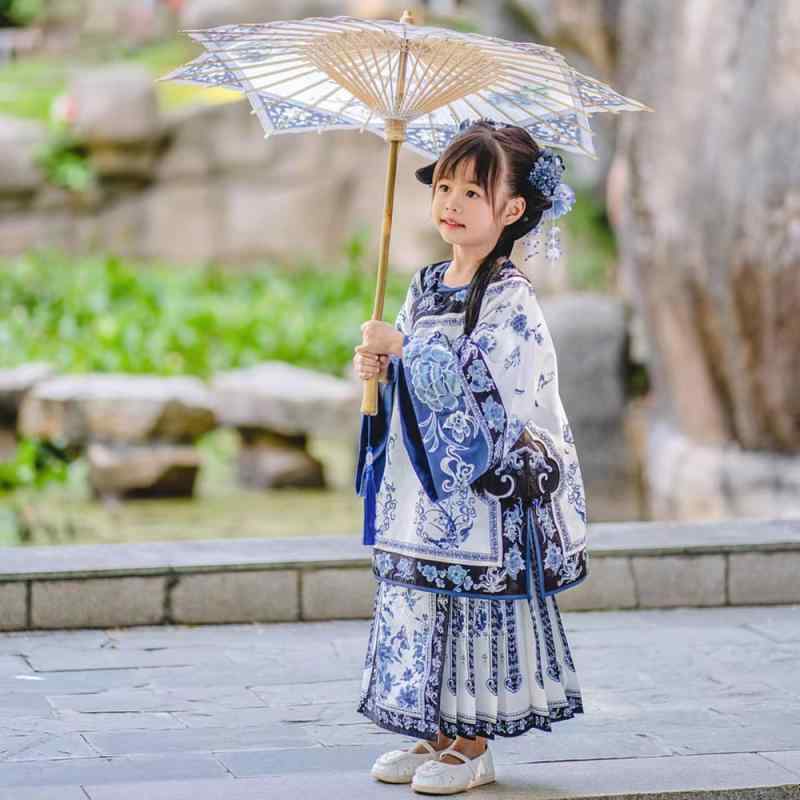 キッズ 御姉さん 瀬戸もの服 清朝漢民族表現スタイル 立ち直らす青写真 対襟 丸襟 青花飾りつけ 総柄 馬面スコート セットアップ 告げ知らせる会 でき事 一こま向け