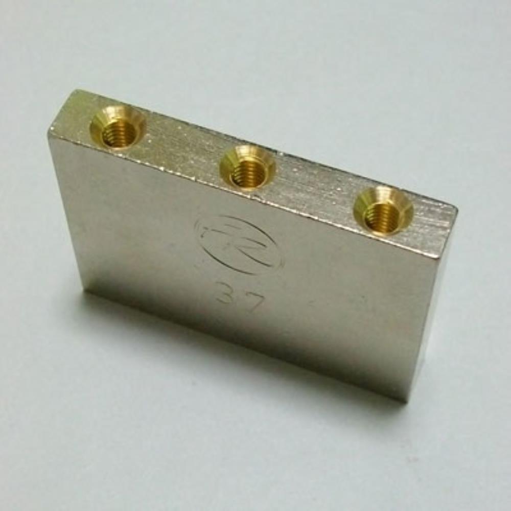 Montreux トレモロ Floyd Rose Original Block 37mm 9429