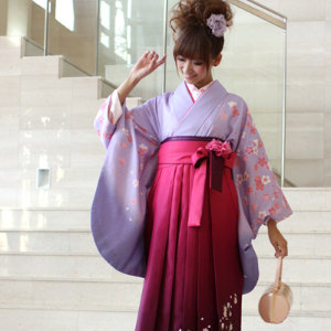 【レンタル】卒業式 袴 レンタル 女 袴セット 女 卒業式袴セット2尺袖着物＆袴 フルセットレンタル 安い 「薄紫地にピンクの小桜と鞠 雛人形」
