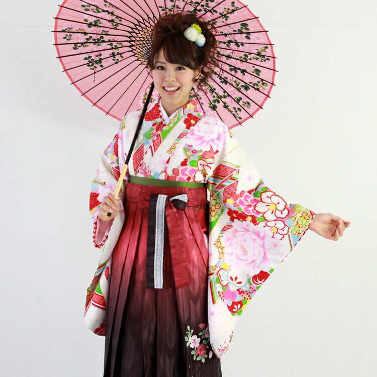 【7/19 20:00～7/26 1:59まで最大2,000円OFFクーポン】【レンタル】卒業式 袴 レンタル 女 袴セット 卒業式袴セット2尺袖着物＆袴フルセットレンタル「クリーム地にピンク牡丹と八重菊 レース袴紐」安い 人気ブランド AMIAYA&times;紅一点｜洋服・小物　なでしこ
