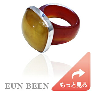 暖かな配色が可愛らしいスクエア型の琥珀リング ring047 ＊ 天然琥珀 コハク amber　イエローアンバー 自然玉 チャマンオク ネフライト ＊ 指輪 サイズ指定 韓国ジュエリー 韓国伝統工芸 アクセサリー EUNBEEN 恩彬 ウンビン ［送料無料］