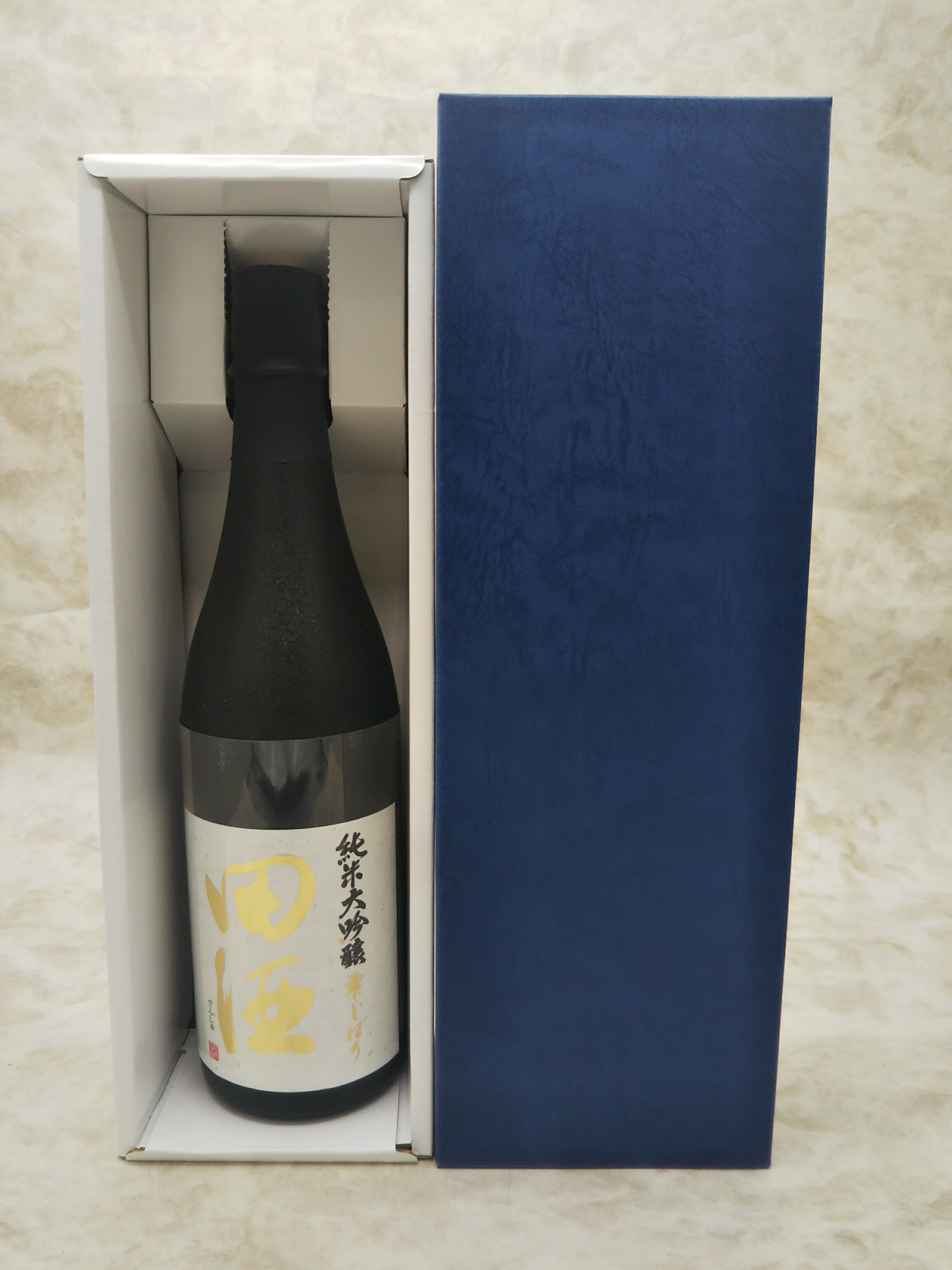 新品。田酒　プレミアム　純米大吟醸　PREMIUM 720ml。化粧箱付き 田酒 純米大吟醸 Premium販売(^^)/ - - ワダヤ 日本酒 ワイン