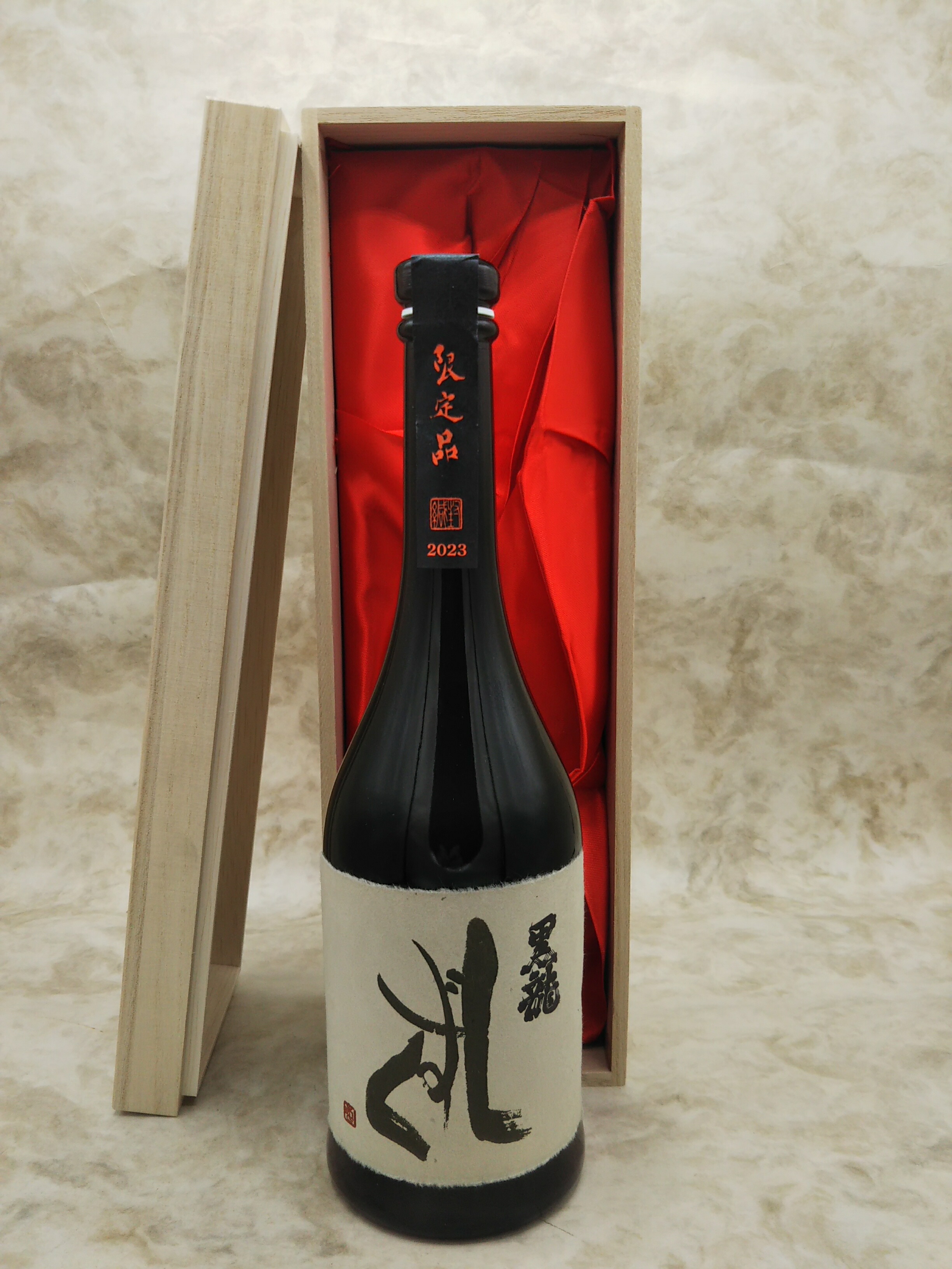 龍寿 羅生門 純米大吟醸 1800ml Amazon.co.jp: 田端酒造 羅生門 龍寿 純米大吟醸 [ 日本酒