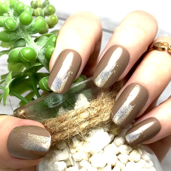 楽天市場】ひかえめビジューネイルシャイニー ラメベージュ