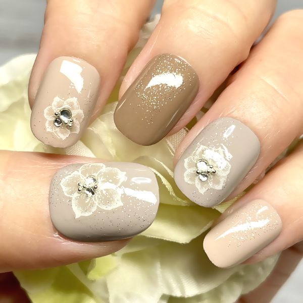 グレージュ フラワー ネイルチップ グレージュ フラワー ♡ ネイルチップ ネイルチップ（つけ爪