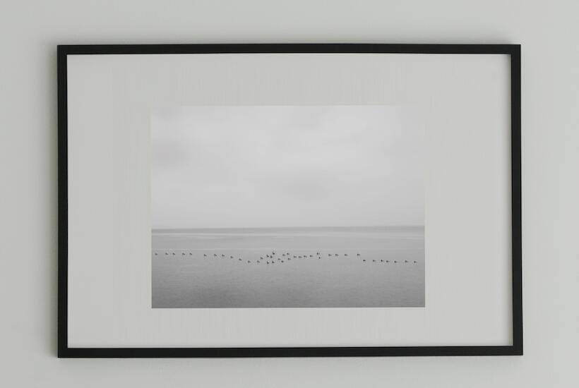 作物 作物細工物 室内装飾 活動写真 額装細工物 額付き添い人 作物ダイアログボックス 飾りつけ作物 作物ゲーム盤 飾りつけ 今めかしい作物 作物映し絵 泊まり 食べ物屋 湖 宍道湖  Shinjiko black wooden frame 63cm×93糎付き添い人 ( LL )