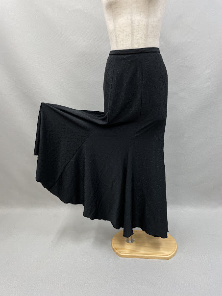 【楽天市場】フラメンコ衣装スカート ファルダ 全６色 黒ｘベロア6 