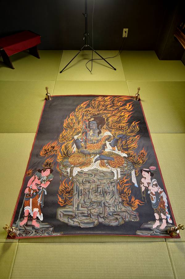 江戸(倉庫)稀少 古い 仏画 明王像 肉筆掛け軸 時代 仏教美術 仏教版画 江戸(倉庫)稀少 古い 仏画 明王像 肉筆掛け軸 時代 仏教美術