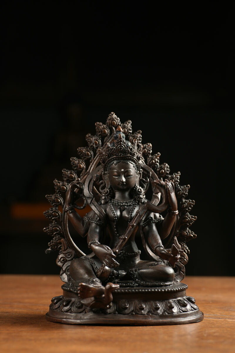 中国仏教美術 チベット 古鍍金銅製 ミニ 千手観世音菩薩像 銅金観音菩薩坐像 塗金仏 鍍金仏 チベット仏教 仏教美術 仏像