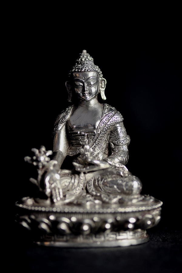 薬師如来 銀製彫金仕上げ｜仏像仏画チベット美術卸の天竺堂