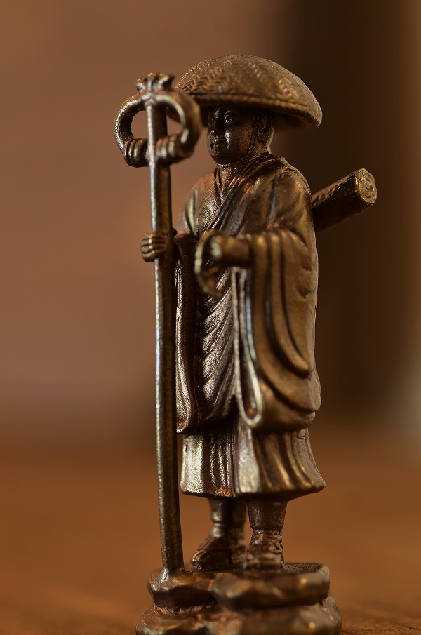 楽天市場】［仏像］ 弘法大師（空海） 24．0cm 青銅色 合金