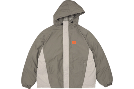 Arch[アーチ] Arch tilt logo insulation jacket / アーチ ティルト ロゴ インスレーション ジャケット【T723-113】（メンズ ユニセックス ウインドブレーカー グレージュ）