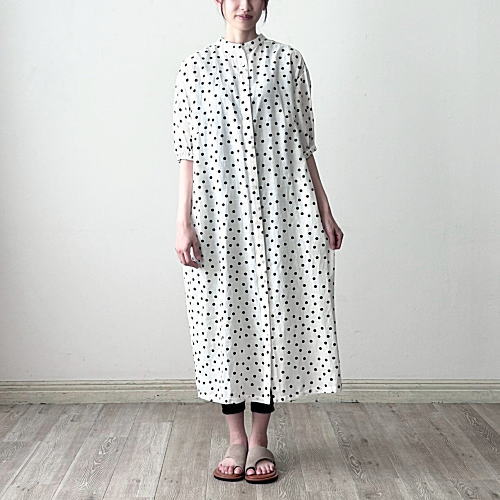 Hands of creation（ハンズオブクリエイション）Cu/C/L dot print スタンドカラー5分袖ワンピース｜natural standard
