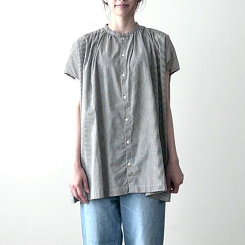 NATURAL LAUNDRY(自然的ランドリー）エクリュギンガム ワイドギャザーシャツ