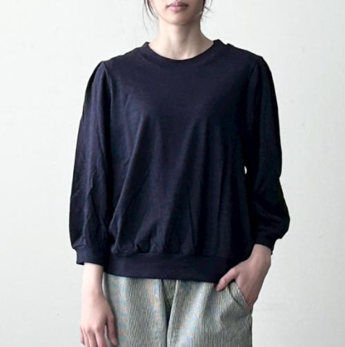 a piece of library(ア ピース オブ ライブラリー)メランジコットンオリーヴTシャツ