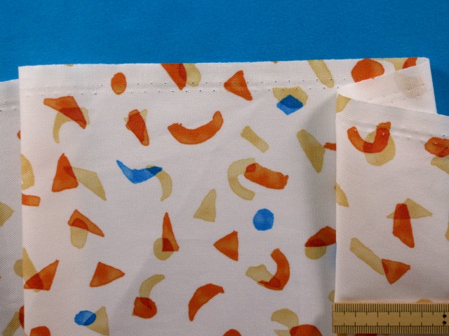 楽天市場 綿プリントオックス生地オフ白 オレンジ ブルー １１０ｃｍ幅 ２ｍ 手芸ナカムラ