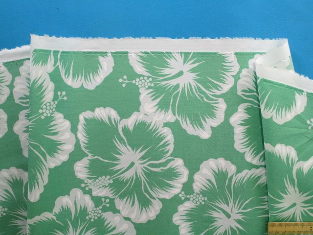 楽天市場】綿プリント生地ハイビスカス・ブルー×オフ白（110cm幅