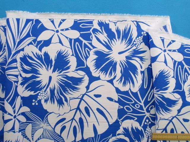 【ブルーホワイト】ハイビスカス柄三線 楽天市場】綿プリント生地ハイビスカス/モンステラ赤×オフ白