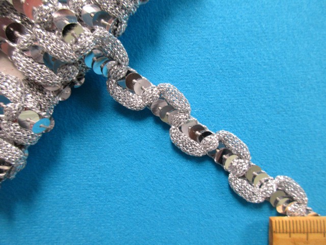 ラメ スパンコールブレード 1.4cm幅 5m巻 買収 大幅値下げランキング 銀
