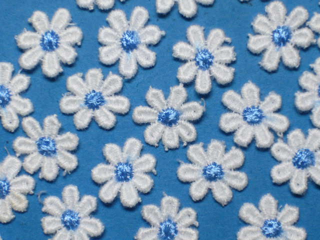 楽天市場 綿モチーフ ミニ 白ｘ水 ３０枚入 手芸ナカムラ