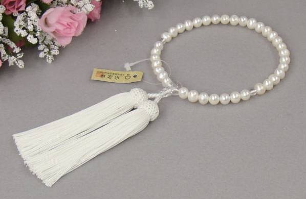 数珠 女性用 淡水真珠白 本水晶 仕立 ７ミリ丸玉 正絹頭付房 白 細桐箱入 送料無料 略式数珠 片手念珠 念誦 京念珠 淡水パール