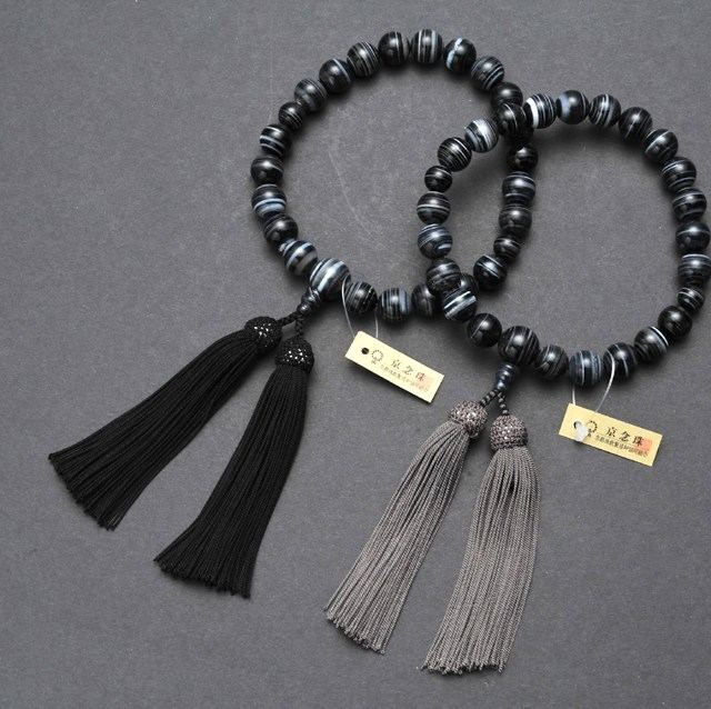 数珠 男性用 黒縞瑪瑙 共玉 22珠 正絹頭付房 ２色 細桐箱入 送料無料 略式数珠 片手念珠 念誦 京念珠 メンズ｜中山堂