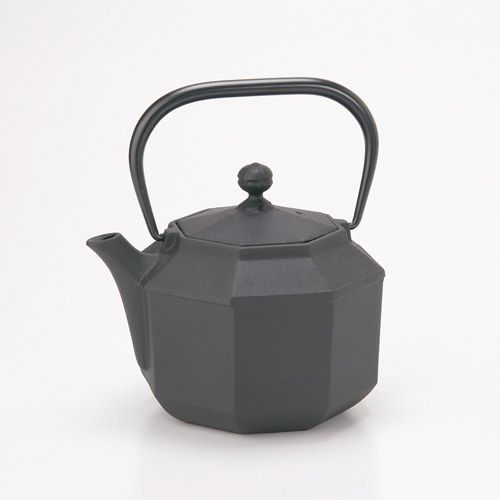 【即納可能】盛栄堂(OIGEN)南部鉄器 小鉄瓶 八角 H-174★この商品は日本国内販売の正規品です★《お買い物合計金額3,980円で送料無料！》南部鉄器 やかん/鉄瓶/南部鉄器/及源鋳造 南部鉄器/南部鉄器 鉄瓶