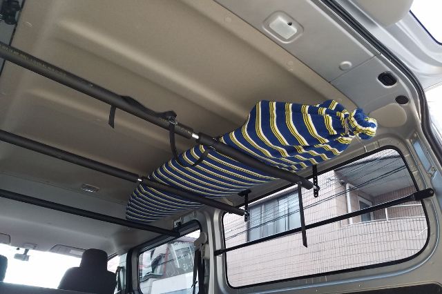 [NAMINORIKOZOU] NV350キャラバン GX/DX共通 凸スライドバー1本 3本目追加用 サイドバーなしタイプ 車内キャリア スノーボード サーフ ロングボード スキー 脚立 ロッドホルダー キャンプ ベース 車中泊 釣り 職人棚 ルーフ インナー 室内 車内 棚 荷室 荷台 天井 収納