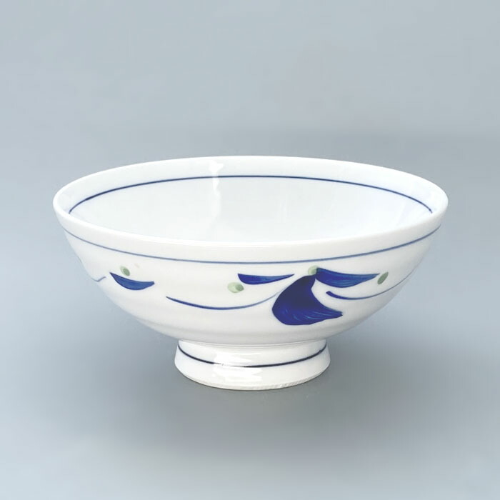 茶碗，染付，中国，骨董，明治，青白磁の花模様ボウル2個セット 茶碗，染付，中国，骨董，明治，青白磁の花模様ボウル2個セット