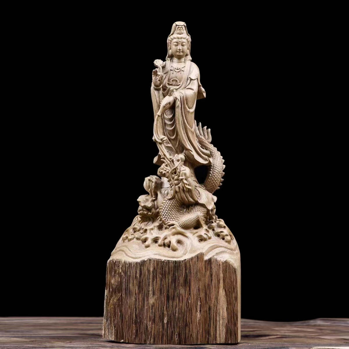【木彫】観音菩薩 仏教美術 仏像 仏教工芸品 ツゲの木 黄楊木 沈香木 木彫り お寺、オーダー  コレクション 職人手作り 美術品 室内飾り 彫刻工芸品 置物 高さ29CM