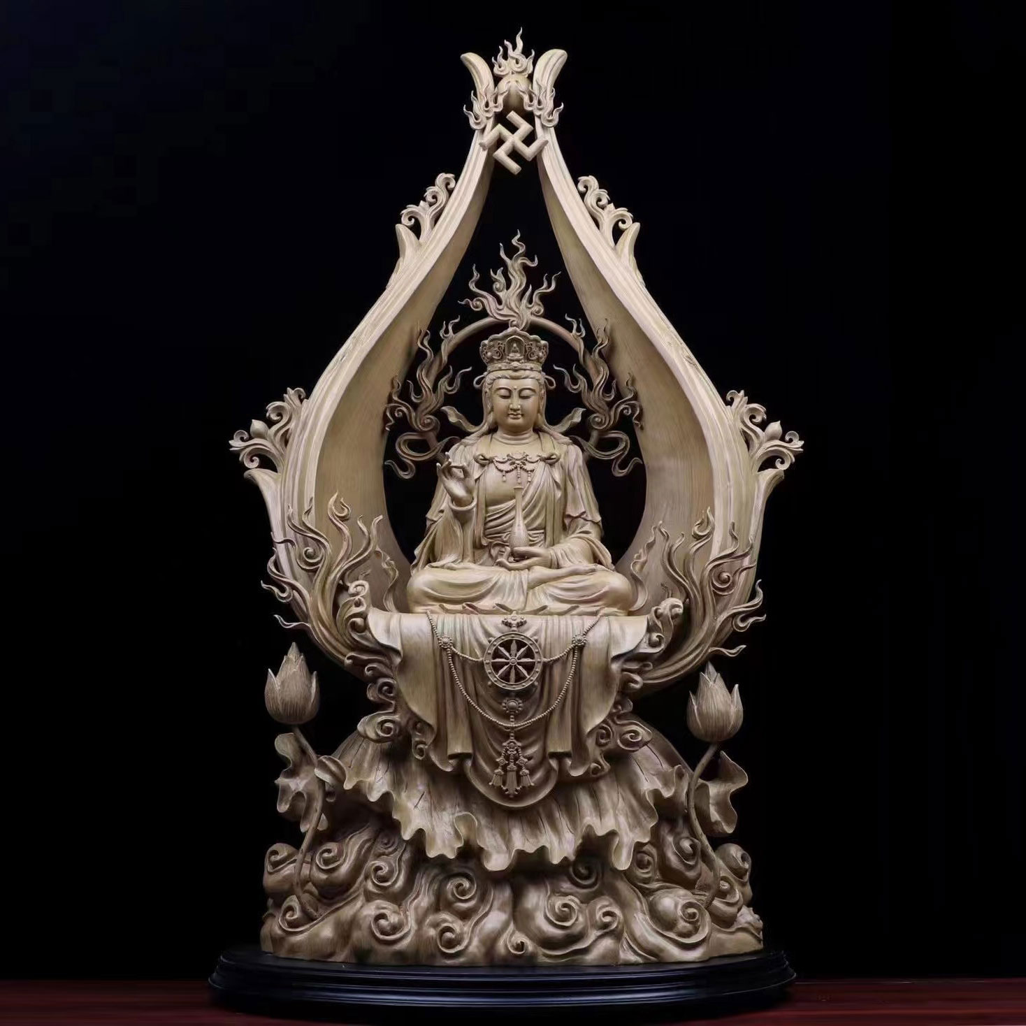 楽天市場】【天然沈香木彫】持蓮観音菩薩立像 仏教美術 仏像