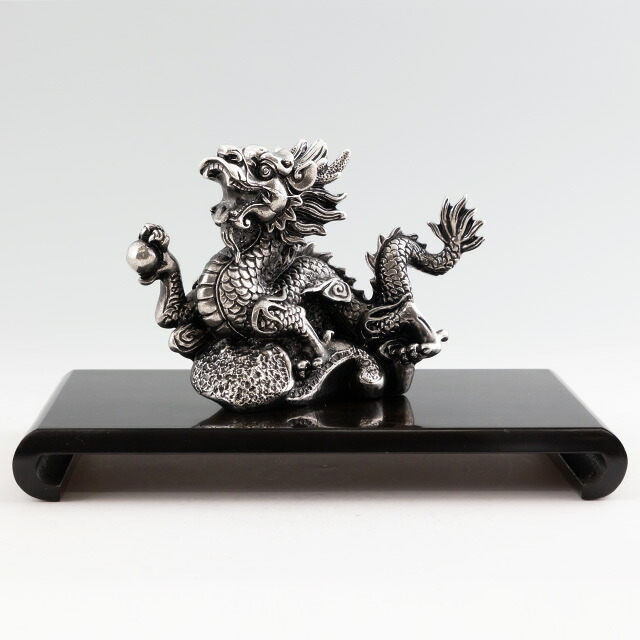 薩摩錫器 錫 置物 龍-KIRISHIMA 黒漆加工 台付 186M-5　薩摩錫器工芸館　代引不可※12月24日からのご注文は1月6日より順次発送父の日 錫器 錫製 置物 還暦祝 結婚祝 退職祝 贈答 母の日 プレゼント ギフト 伝統工芸品 247,995円
