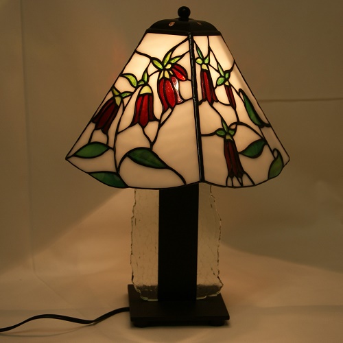ステンドグラス ランプ・４面体ランプ（赤いホタルブクロ） ライト