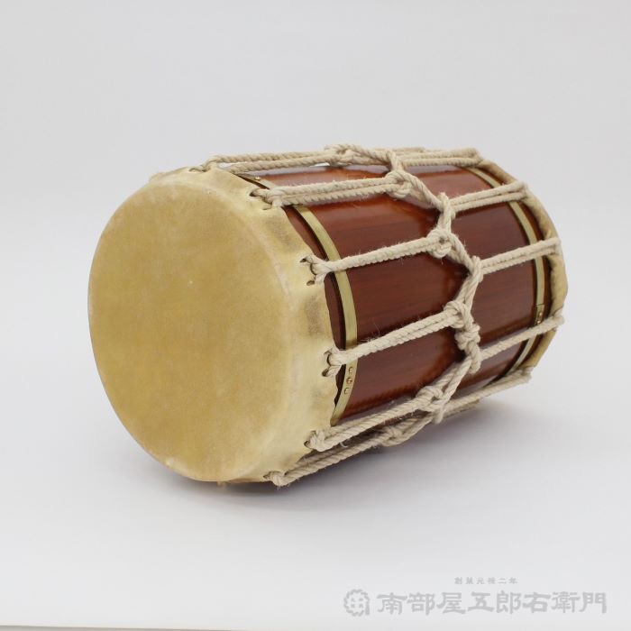 現状渡し 和太鼓 桶胴太鼓 楽器 桶胴太鼓 桶太鼓 和太鼓 伝統工芸 約40cm バチ付き - メルカリ
