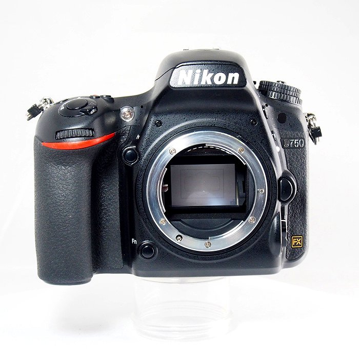 【中古】 (ニコン) Nikon D750【中古写真機 デジタル一眼】 価値づける：B