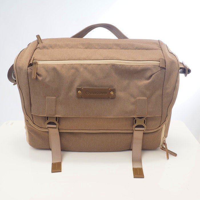 【中古】 (ヴァンかばい立て) VANGUARD VEO RANGE 38M ﾍﾞｰｼﾞｭ【中古うしろ側 うしろ側】 価値づける：AB