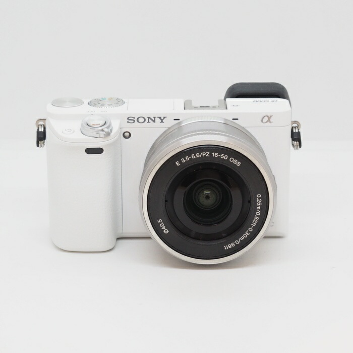 【中古】 (ソニー) SONY ILCE-6000L W ﾊﾟﾜｰｽﾞｰﾑﾚﾝｽﾞｷﾂﾄ【中古写真機 デジタル一眼】 価値づける：B
