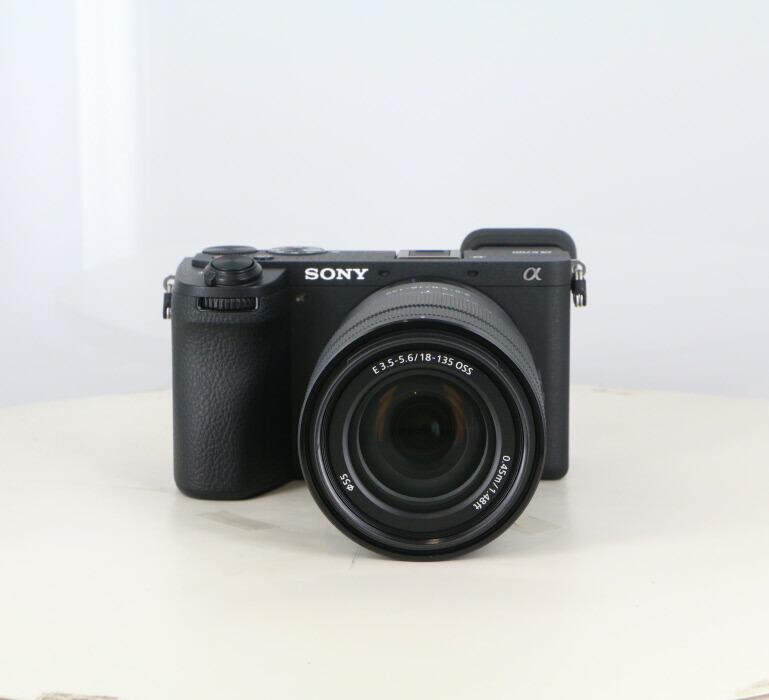 【中古】 (ソニー) SONY α6700 高倍率ｽﾞｰﾑﾚﾝｽﾞｷｯﾄ ﾌﾞﾗｯｸ[ILCE-6700M]【中古写真機 デジタル一眼】 位置づける：B