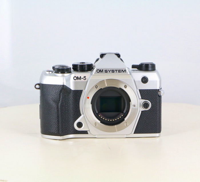 【中古】   OM-5 MARKII ﾎﾞﾃﾞｨ ｼﾙﾊﾞｰ【中古写真機 デジタル一眼】 序列付ける：B
