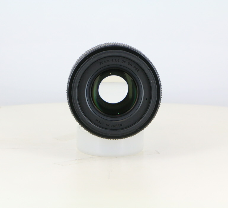【中古】 (シグマ) SIGMA C30/1.4 DC DN ﾏｲｸﾛﾌｫｰｻｰｽﾞ用【中古レンズ ＡＦレンズ】 ランク：AB